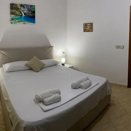 Kristel Apartament *